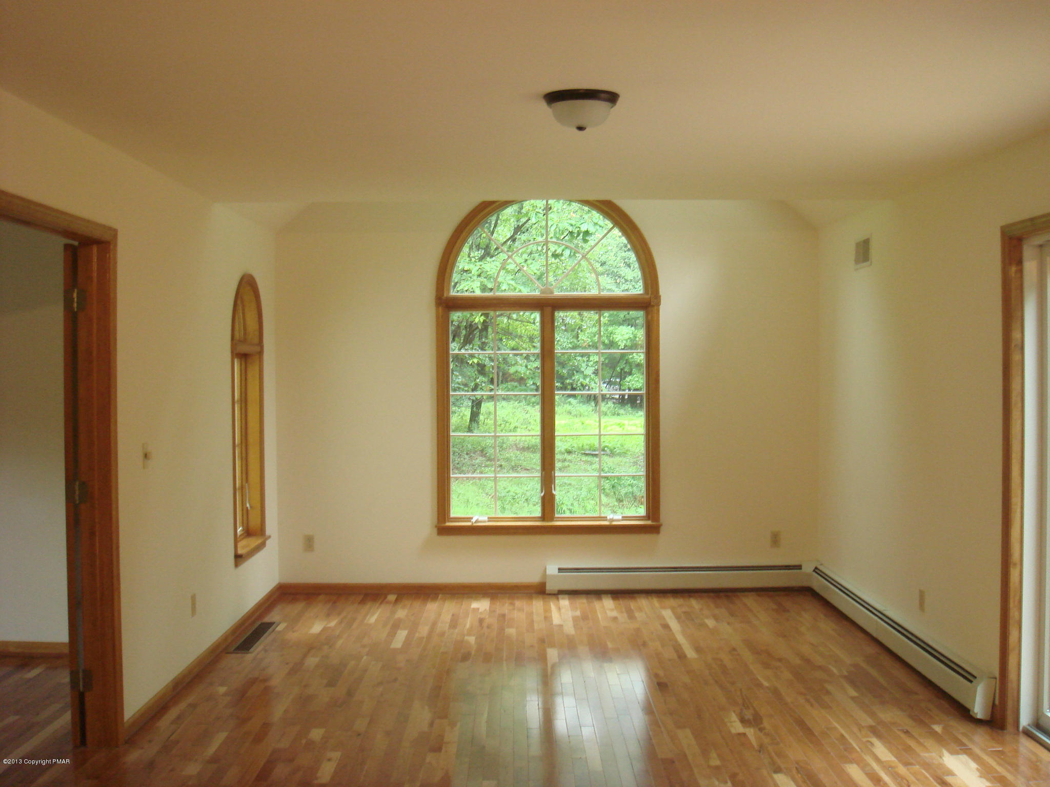 314 Village Road Effort, PA 18330 - Photo 3 of 19 Living Room