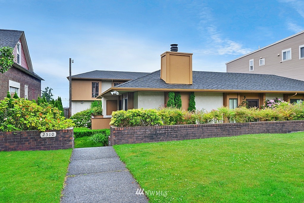 2510 Rucker Avenue, Unit 5 Everett, WA 98201 - Photo 1 of 19 Gallery Image 1