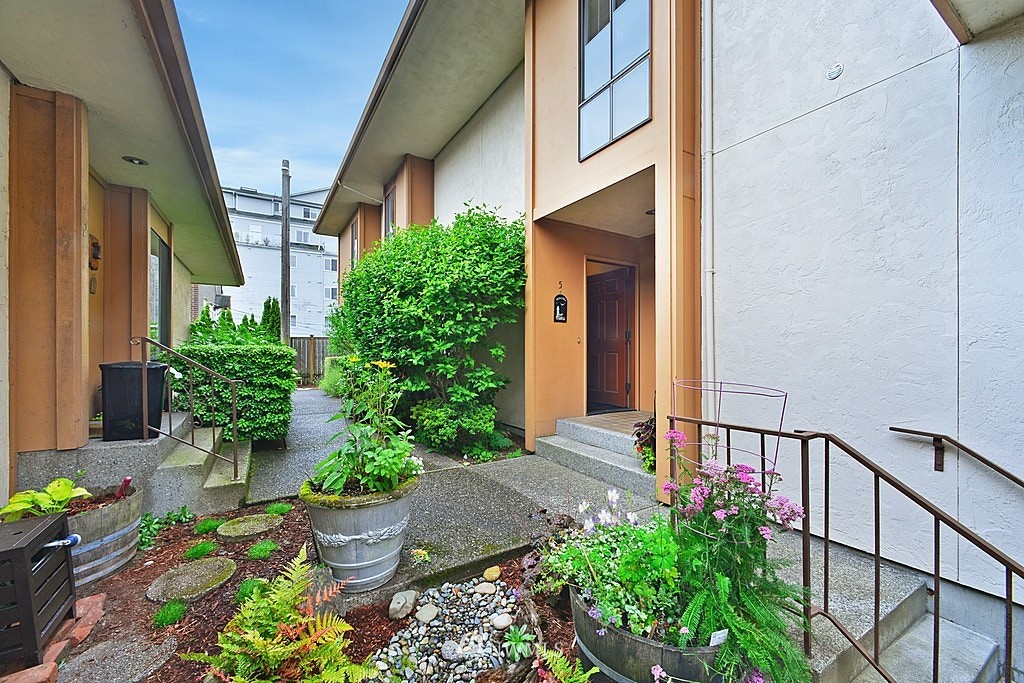 2510 Rucker Avenue, Unit 5 Everett, WA 98201 - Photo 18 of 19 Gallery Image 18