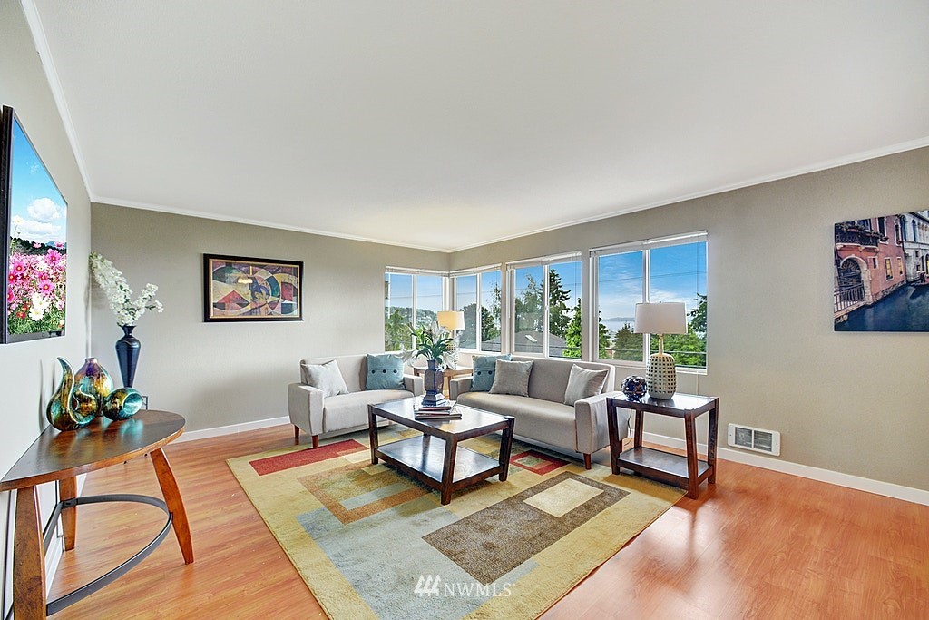 2510 Rucker Avenue, Unit 5 Everett, WA 98201 - Photo 5 of 19 Gallery Image 5