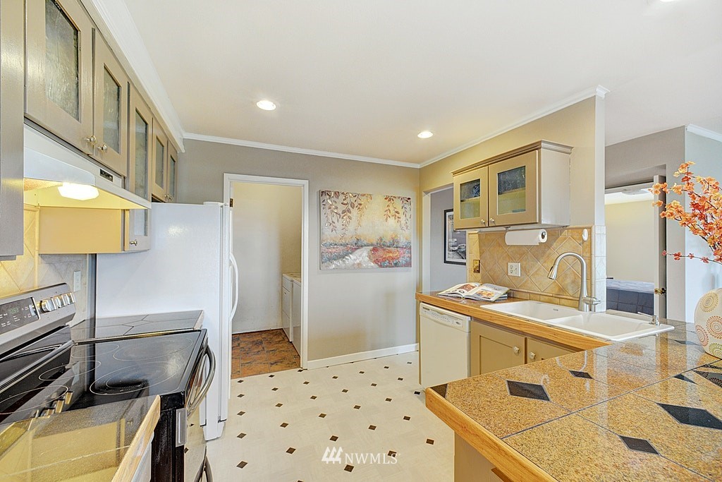 2510 Rucker Avenue, Unit 5 Everett, WA 98201 - Photo 9 of 19 Gallery Image 9