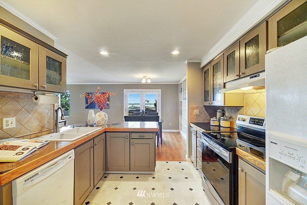 2510 Rucker Avenue, Unit 5 Everett, WA 98201 - Photo 10 of 19 Gallery Image 10