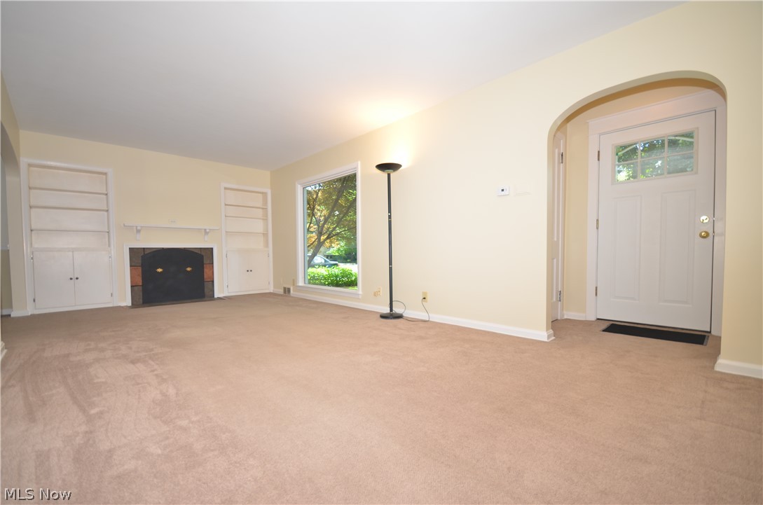 2865 Lee Road Silver Lake, OH 44224 - Photo 3 of 35