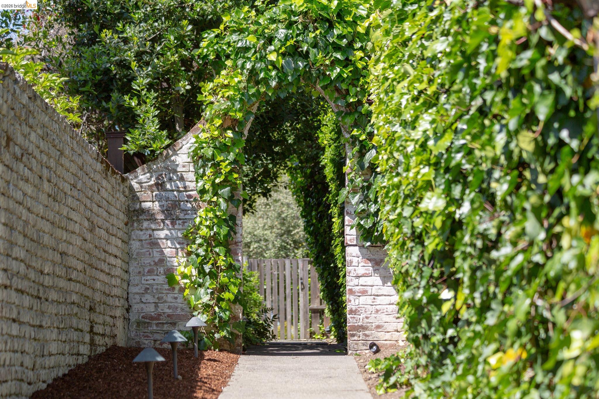 17 Roble Court Berkeley, CA 94705 - Photo 57 of 73