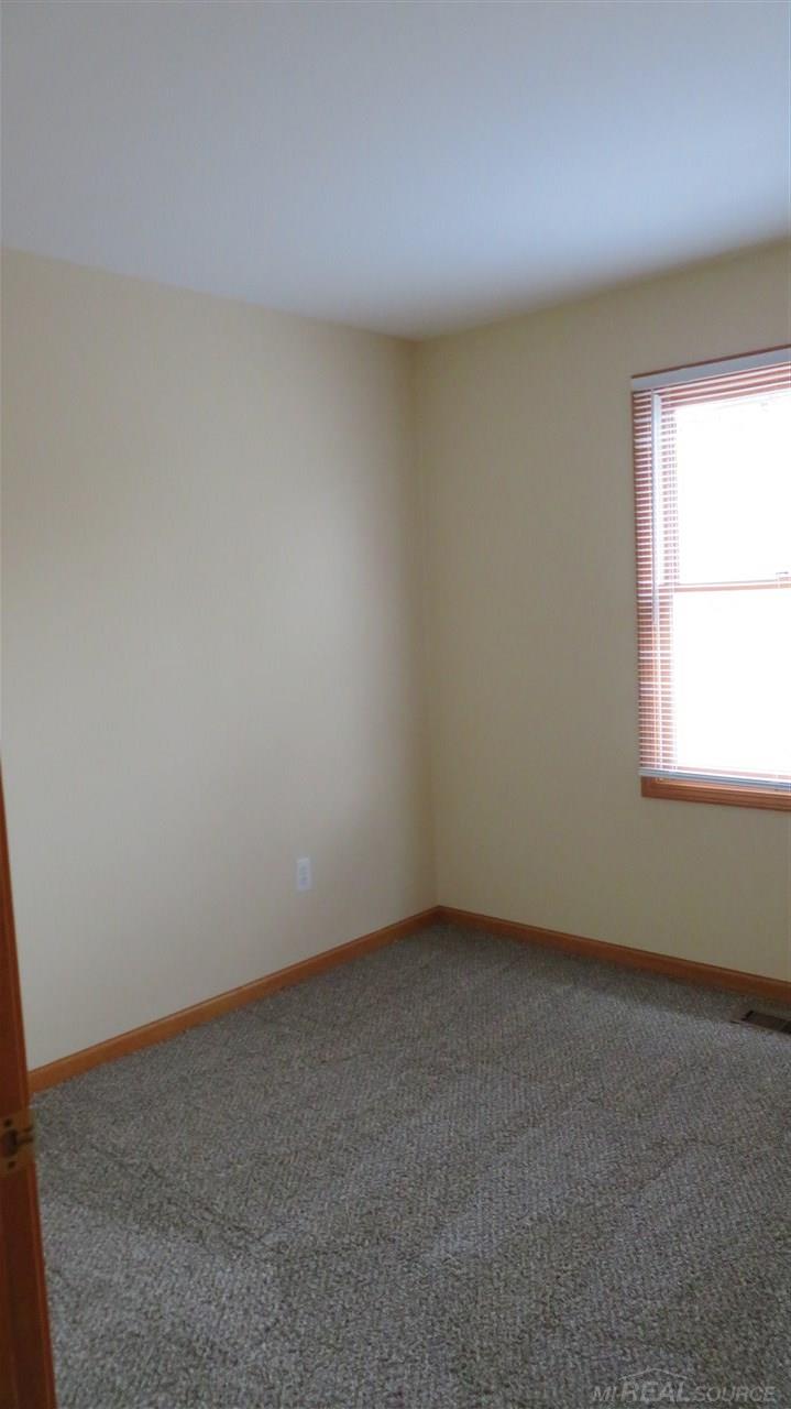 3515 Longview Avenue Rochester, MI 48307 - Photo 17 of 24 50038062-16.JPG