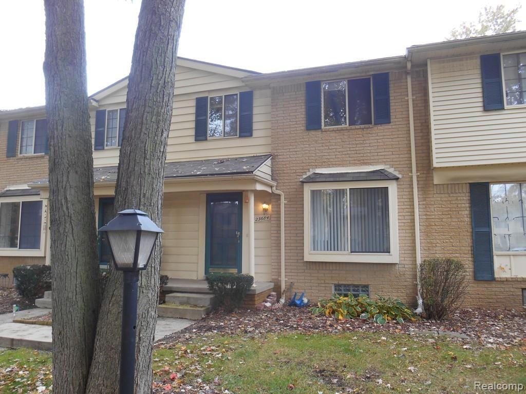 23684 Lahser Road, Unit 27 Southfield, MI 48033 - Photo 5 of 5 Art Pieces 078.jpg