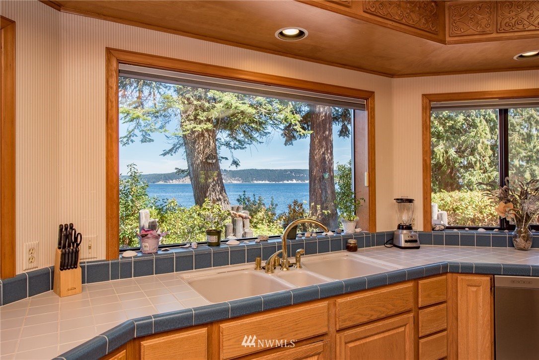 760 Gardiner Beach Road Sequim, WA 98382 - Photo 6 of 24 Gallery Image 6