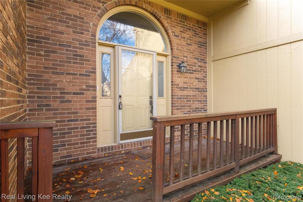 2200 Rochelle Park Drive Rochester Hills, MI 48309 - Photo 2 of 49