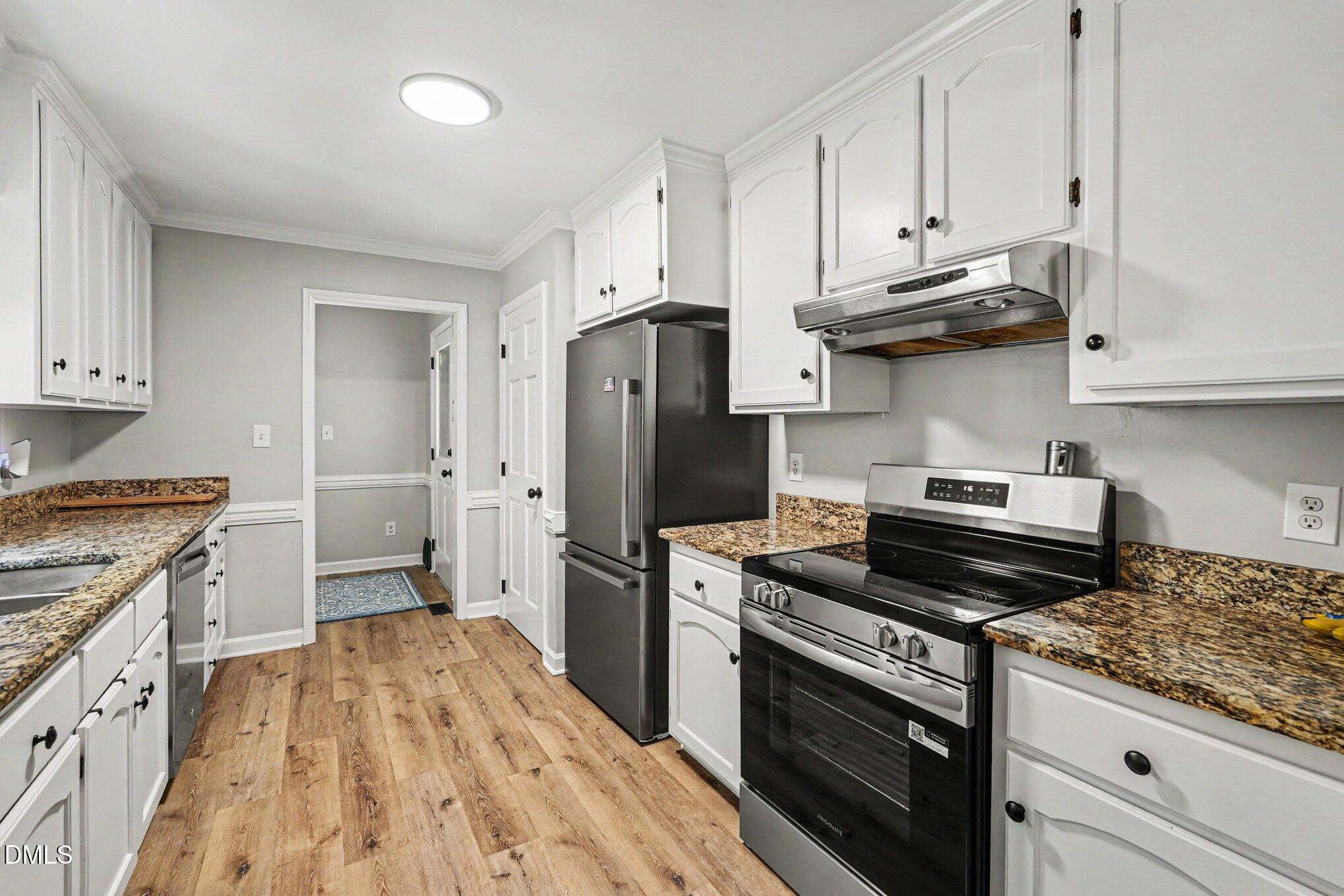 6016 Hampton Ridge Road Raleigh, NC 27603 - Photo 7 of 32 007_file_6060