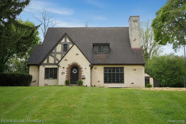 $359,900 | 1840 Hampden Road, Flint, MI 48503