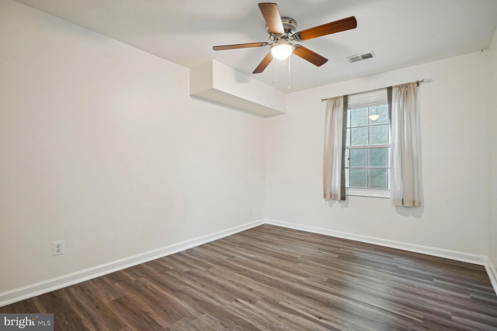 5900 J Prince George Drive, Unit 337 Springfield, VA 22152 - Photo 12 of 16 Bedroom 2