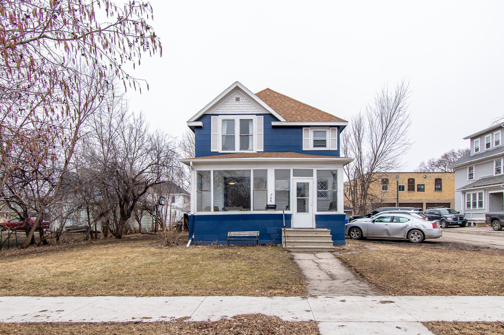 708 7th Street North Fargo, ND 58102 - Photo 1 of 35