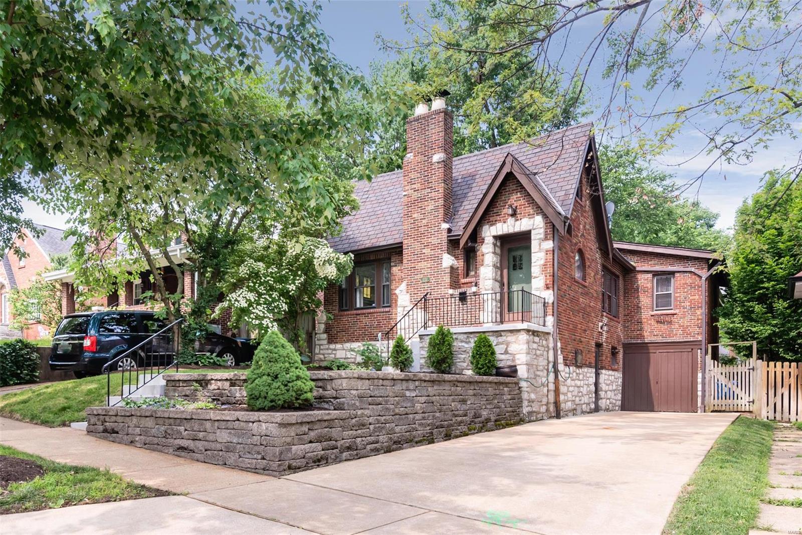 1723 McCready Avenue St. Louis, MO 63117 - Photo 2 of 30