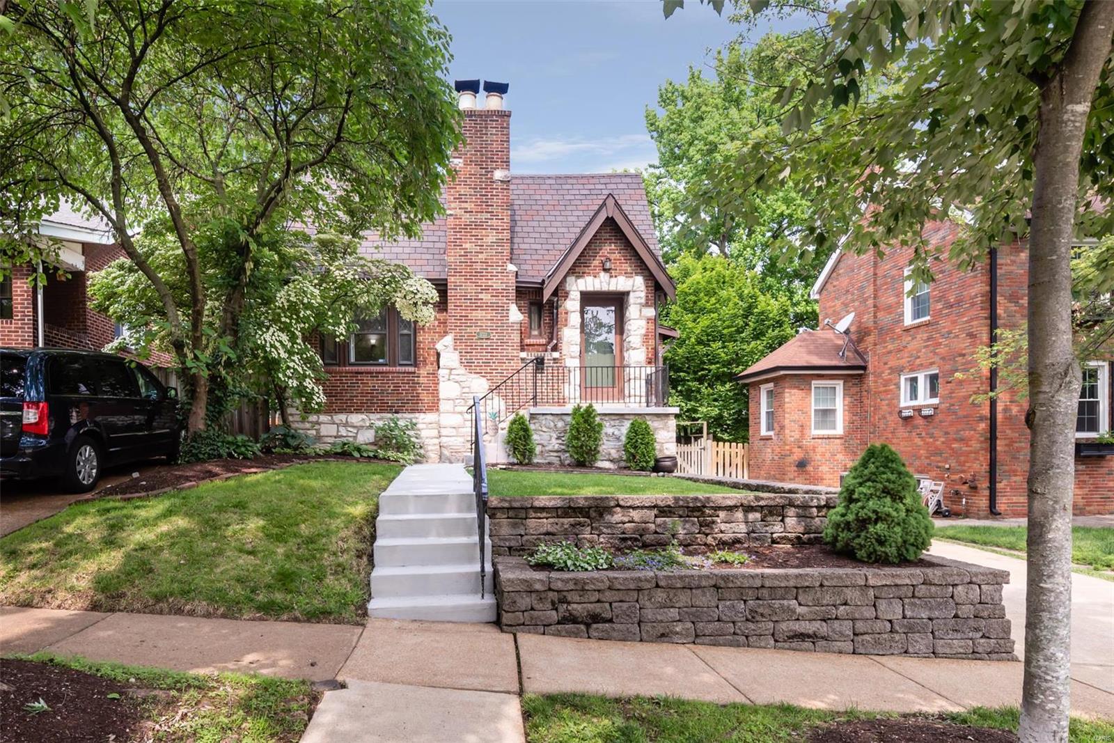 1723 McCready Avenue St. Louis, MO 63117 - Photo 3 of 30