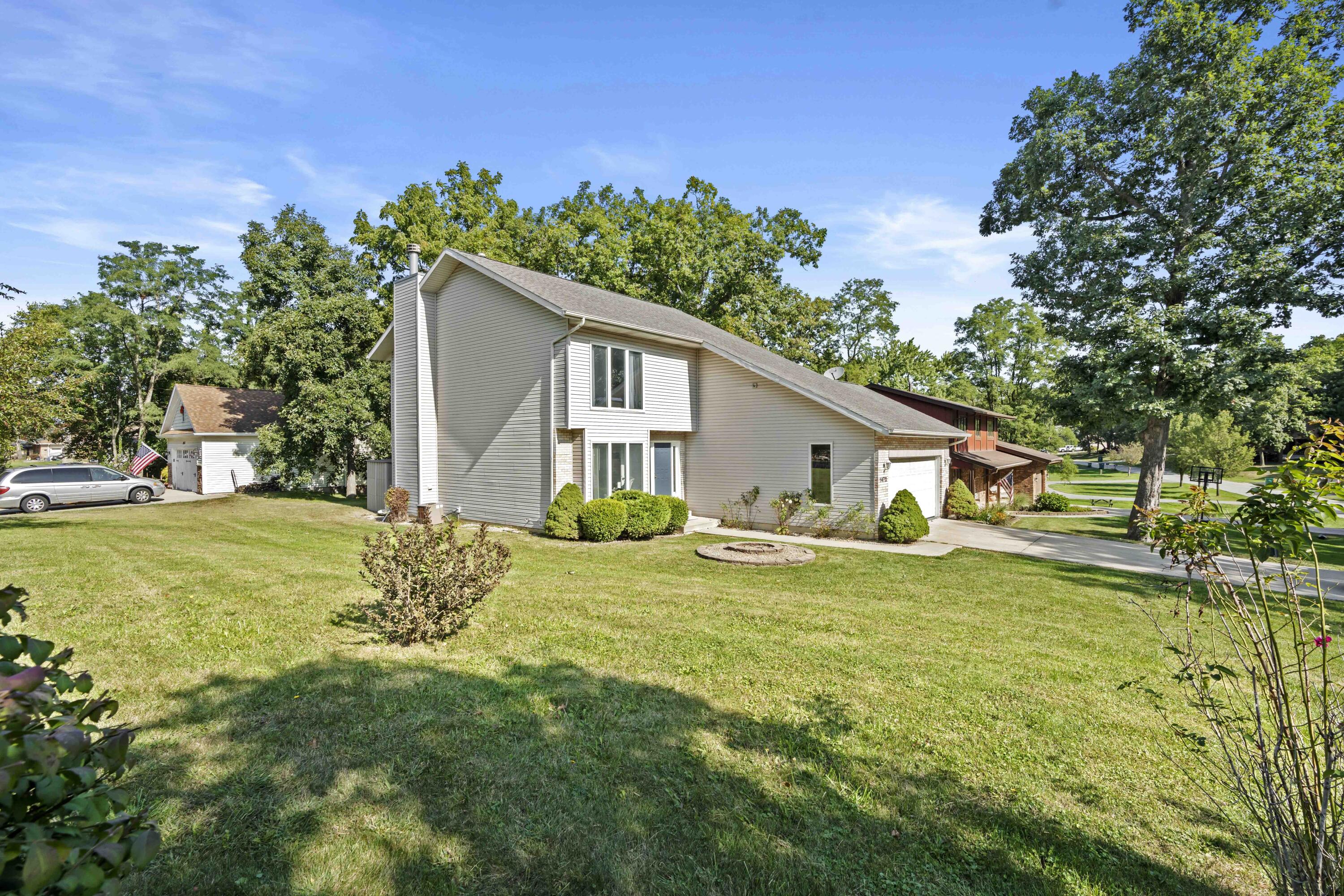 1472 Brandywine Road Crown Point, IN 46307 - Photo 3 of 24 3000x2000