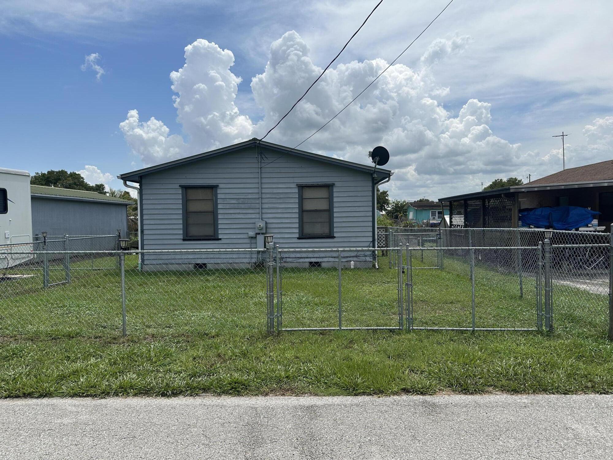1110 Southwest 3rd Street Okeechobee, FL 34974 - Photo 1 of 13 IMG_3046 (1)