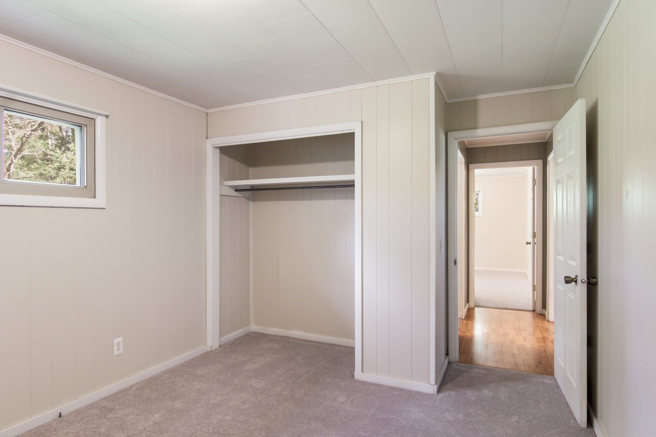 1034 Hoosier Valley Road Traverse City, MI 49685 - Photo 15 of 21 1866609-14.JPG