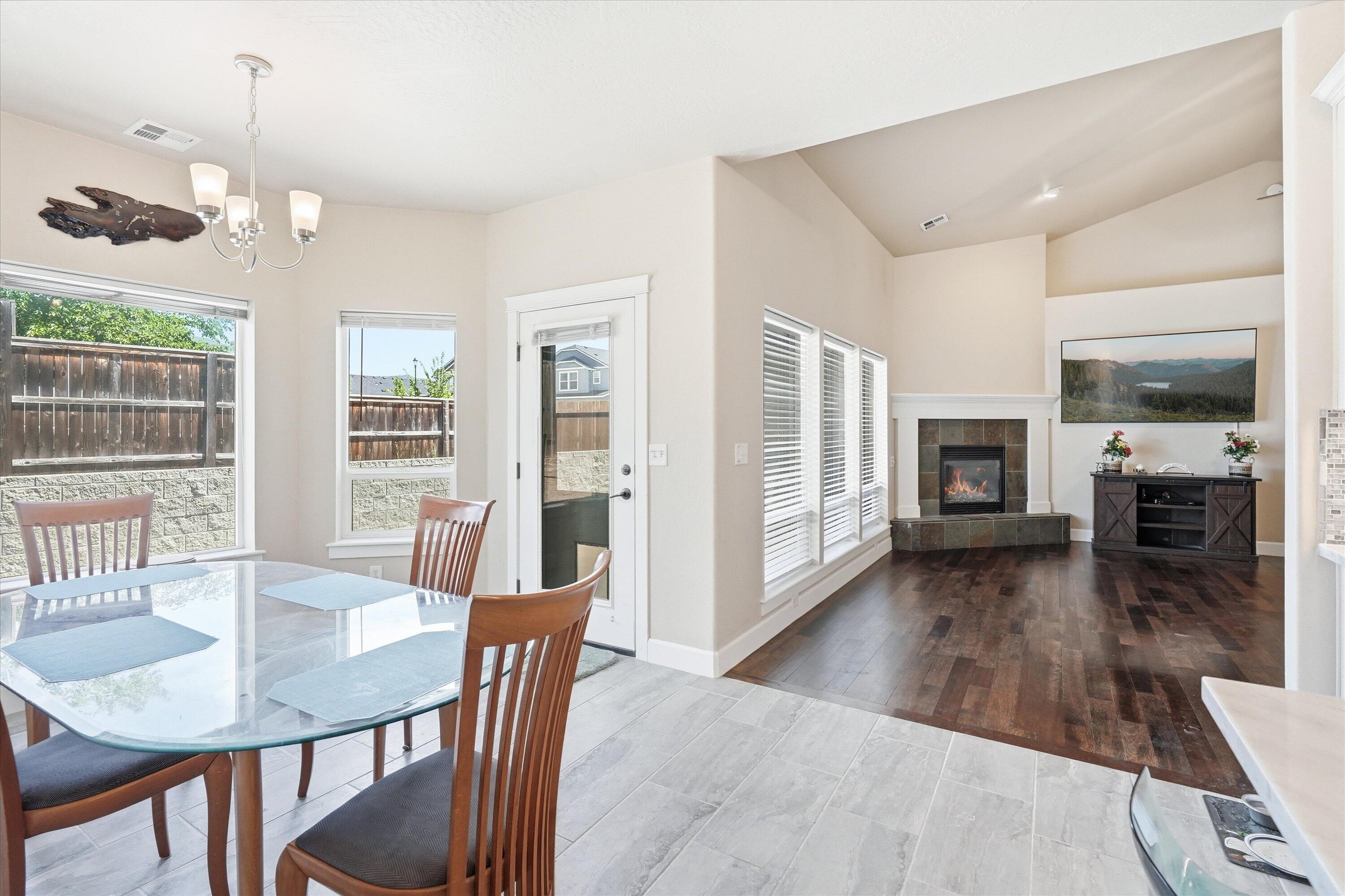 3633 Harbrooke Road Medford, OR 97504 - Photo 10 of 31 Gallery Image 10