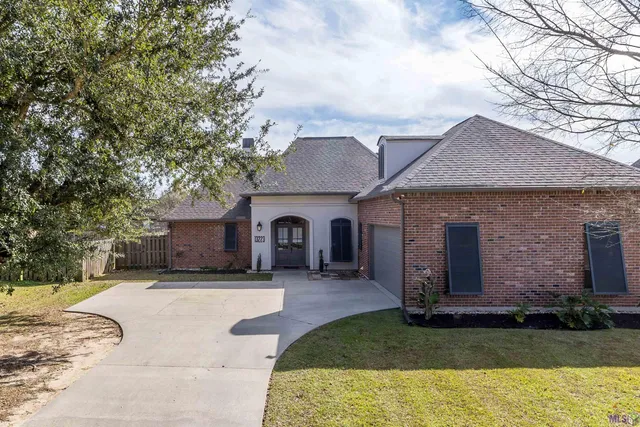 $440,000 | 13223 Old Dutchtown Avenue, Gonzales, LA 70737