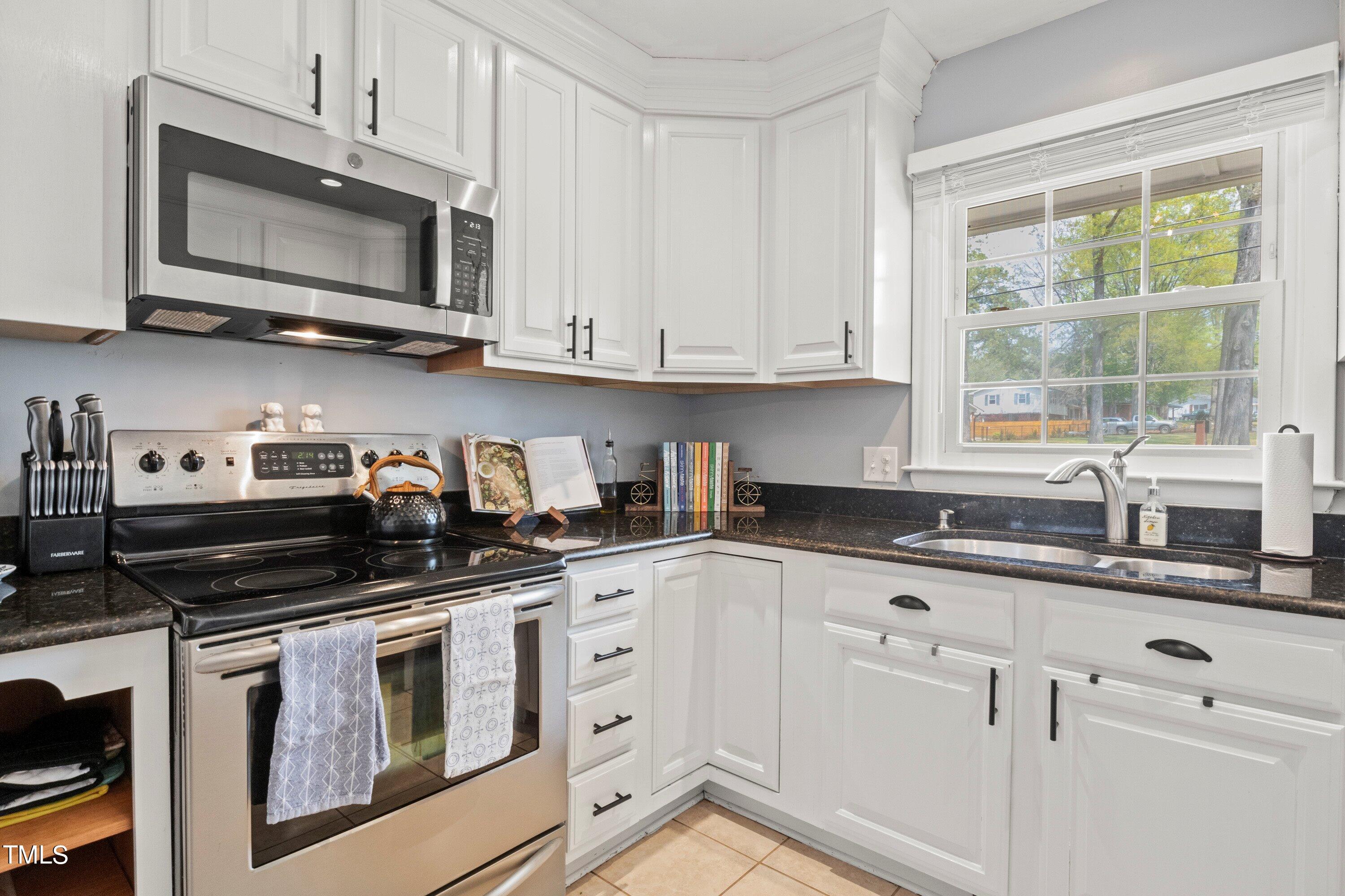 4720 Greenbrier Road Raleigh, NC 27603 - Photo 22 of 39 Kitchen