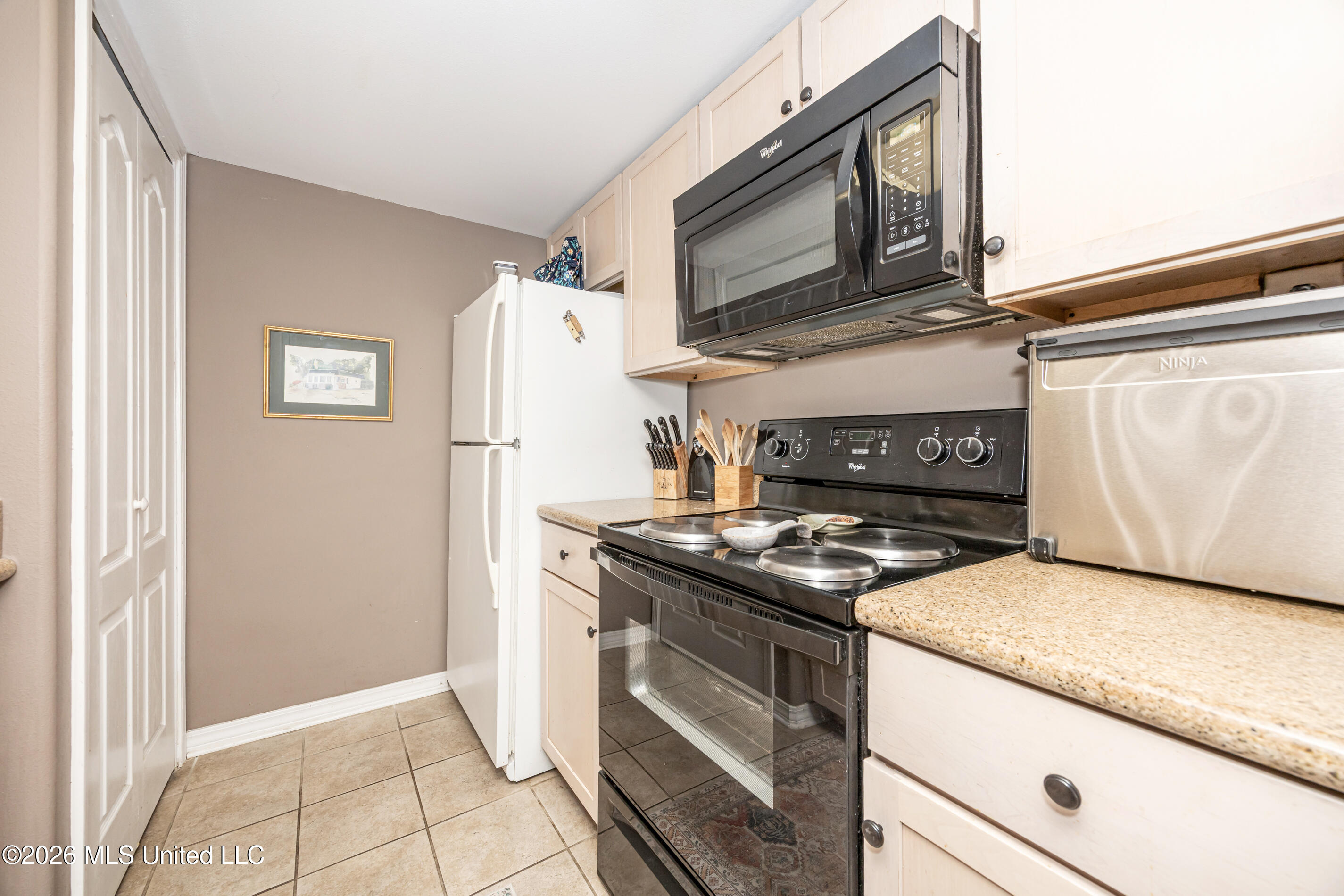 3230 Cumberland Road, Unit 12 Ocean Springs, MS 39564 - Photo 21 of 44 IMG_0651