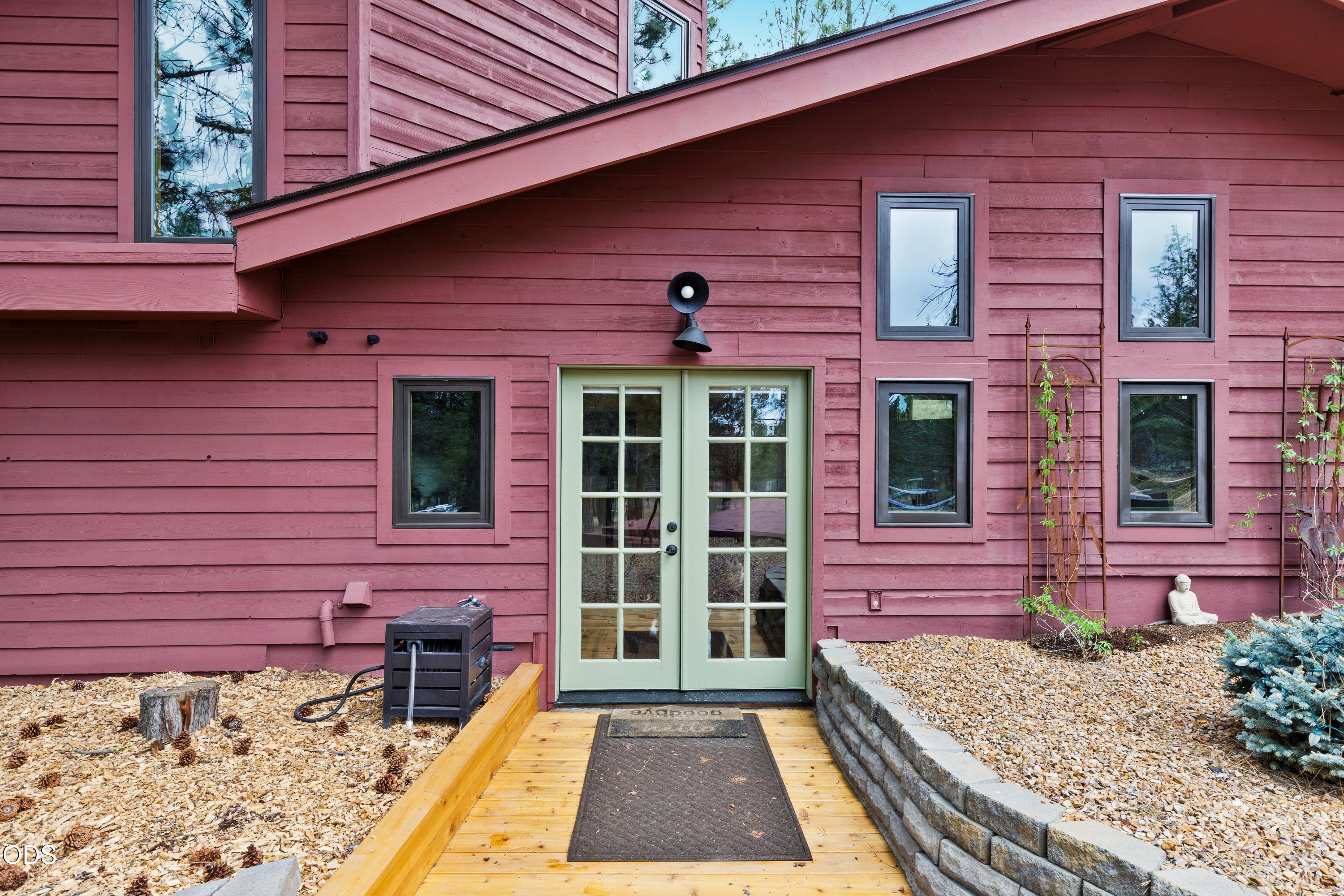 63220 Johnson Road Bend, OR 97703 - Photo 46 of 60