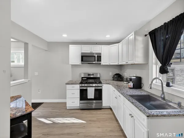 $399,900 | 44-46 Pratt Street, Norwich, CT 06360