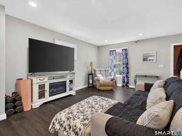 $399,900 | 44-46 Pratt Street, Norwich, CT 06360