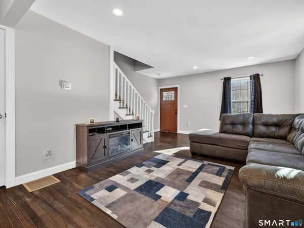 $399,900 | 44-46 Pratt Street, Norwich, CT 06360