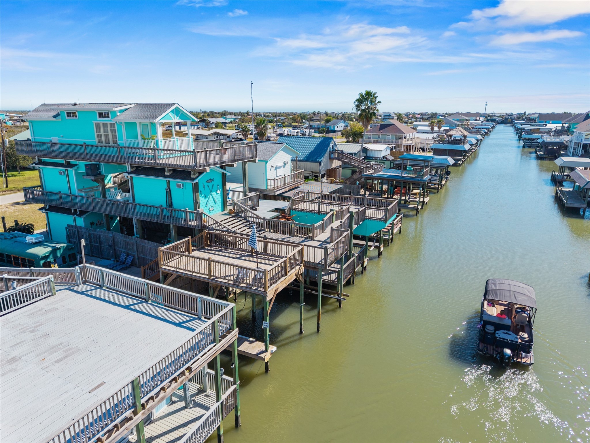 1287 North Crystal Beach Road Crystal Beach, TX 77650 - Photo 11 of 45 a view of a terrace with sitting area
