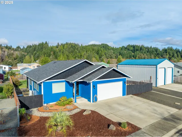 $480,000 | 1010 Raechel Road, Lakeside, OR 97449