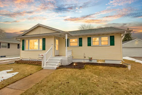 $220,400 | 3101 16th Street, Menominee, MI 49858