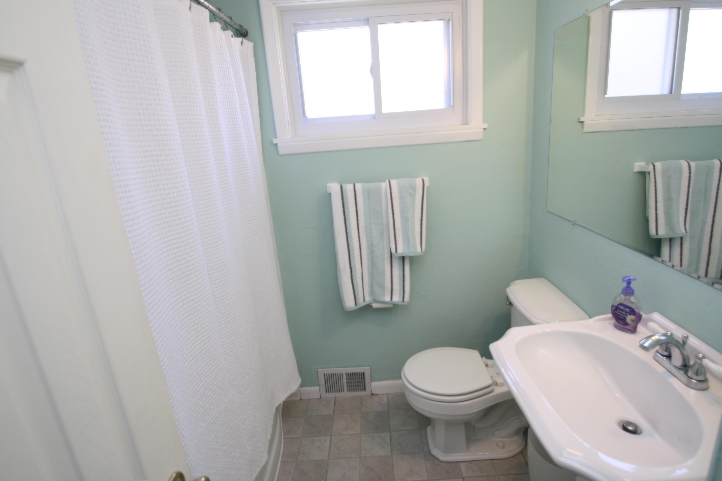 861 Afton Road Columbus, OH 43221 - Photo 13 of 16 Gallery Image 13