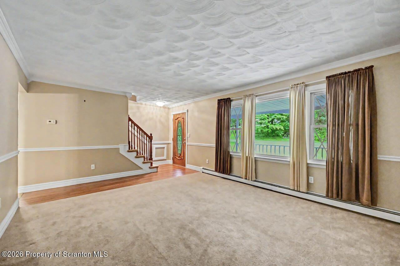 204 Wilcrest Road Moscow, PA 18444 - Photo 12 of 66 Living Room