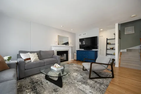 $899,000 | 2316 North Lakewood Avenue, Chicago, IL 60614