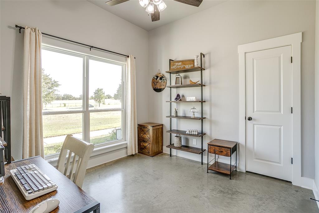 492 Clark Lake Road Weatherford, TX 76088 - Photo 4 of 38 Gallery Image 4