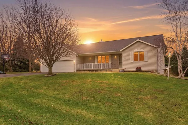 $619,900 | 2734 Brooks Ridge Drive, Sun Prairie, WI 53590