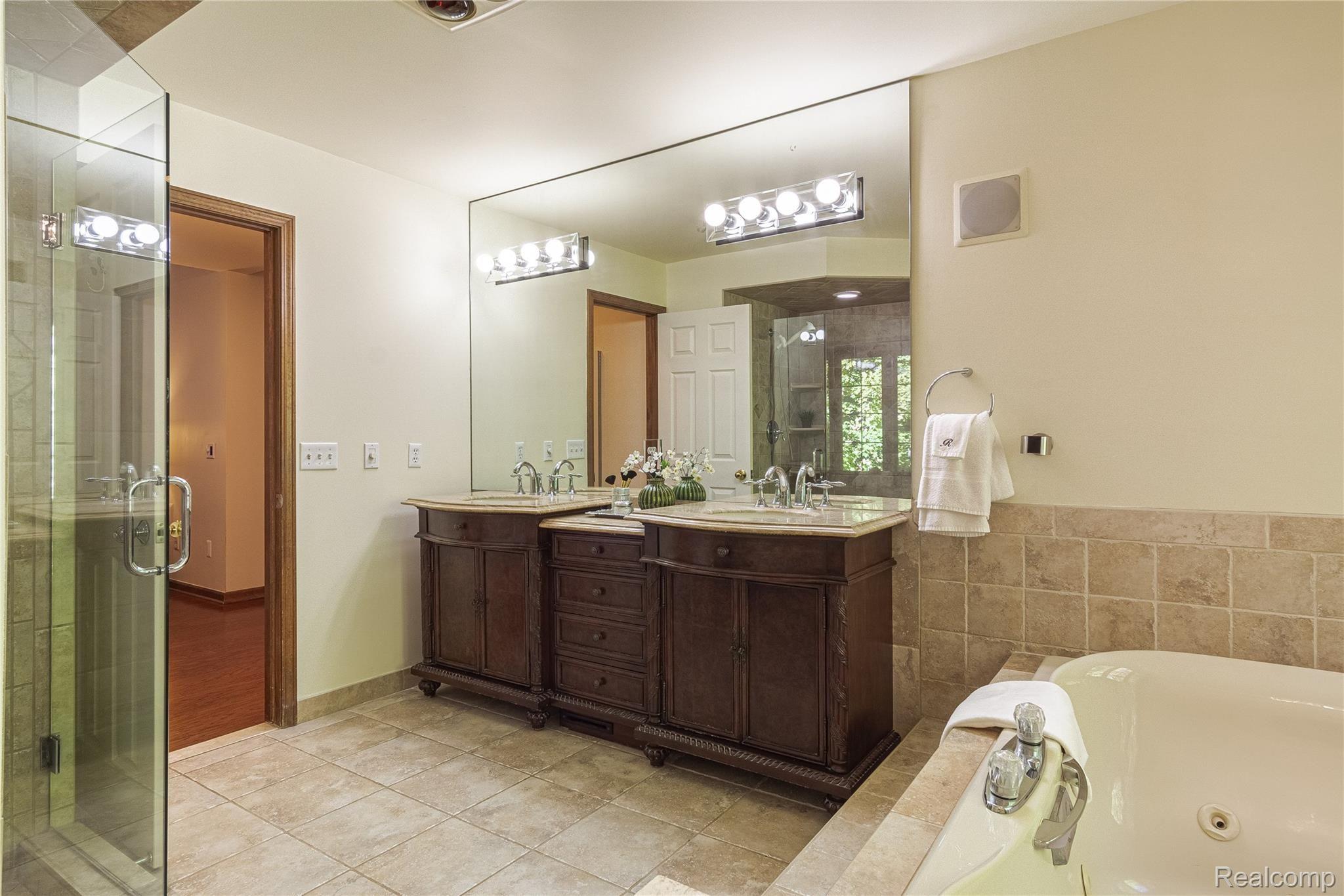 1200 Mead Road Rochester, MI 48306 - Photo 31 of 80 Interiors (13 of 108).jpg
