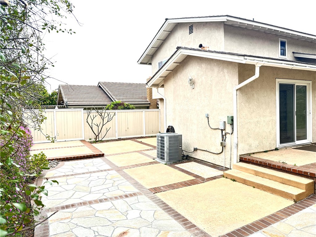 23 Whistling Swan Irvine, CA 92604 - Photo 22 of 26 a house with a outdoor space