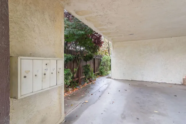 a view of a house with backyard