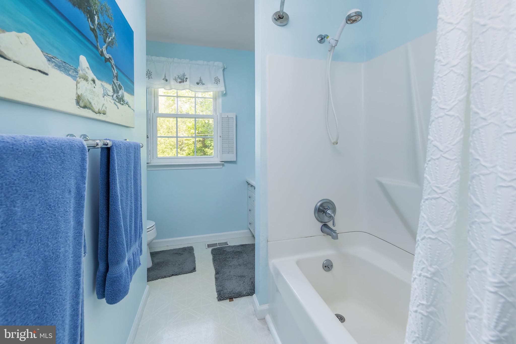 242 Landing Road Clarksboro, NJ 08020 - Photo 16 of 25 Upstairs Bath
