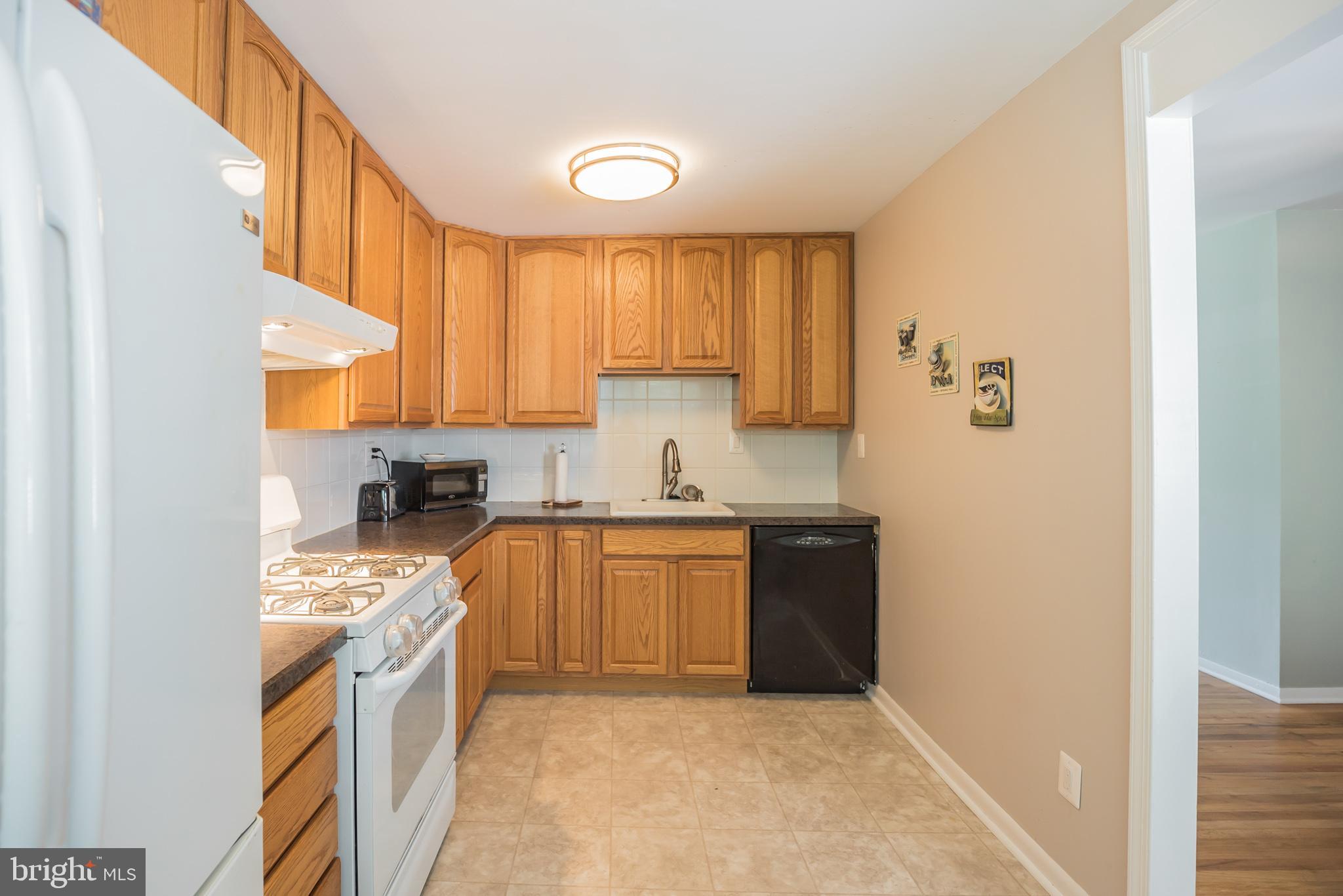 12856 Elnora Road Philadelphia, PA 19154 - Photo 11 of 27