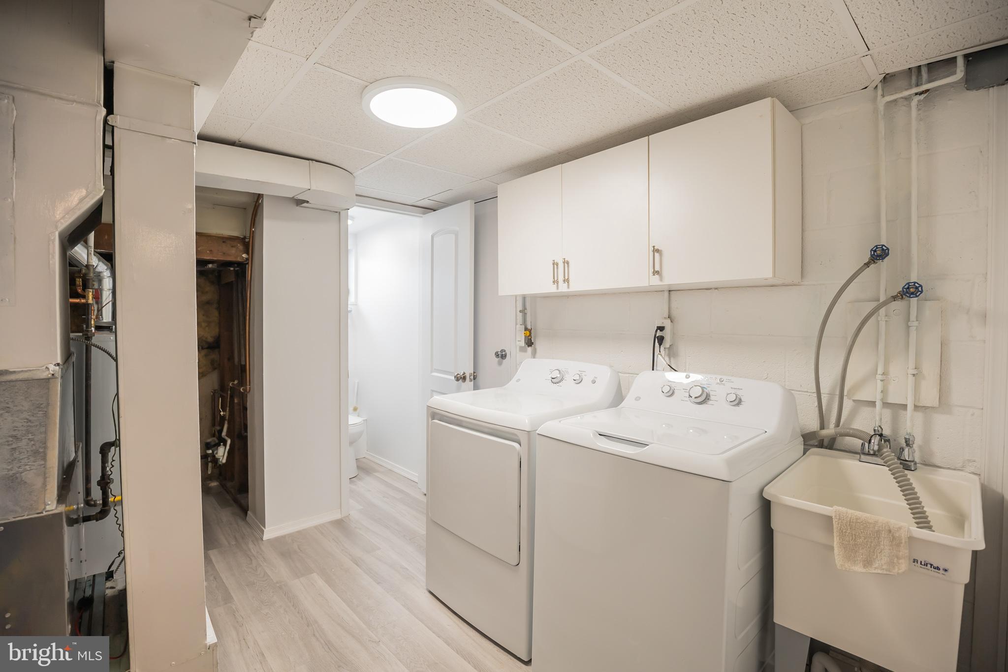 12856 Elnora Road Philadelphia, PA 19154 - Photo 23 of 27 Laundry Room Washer and Dryer Included