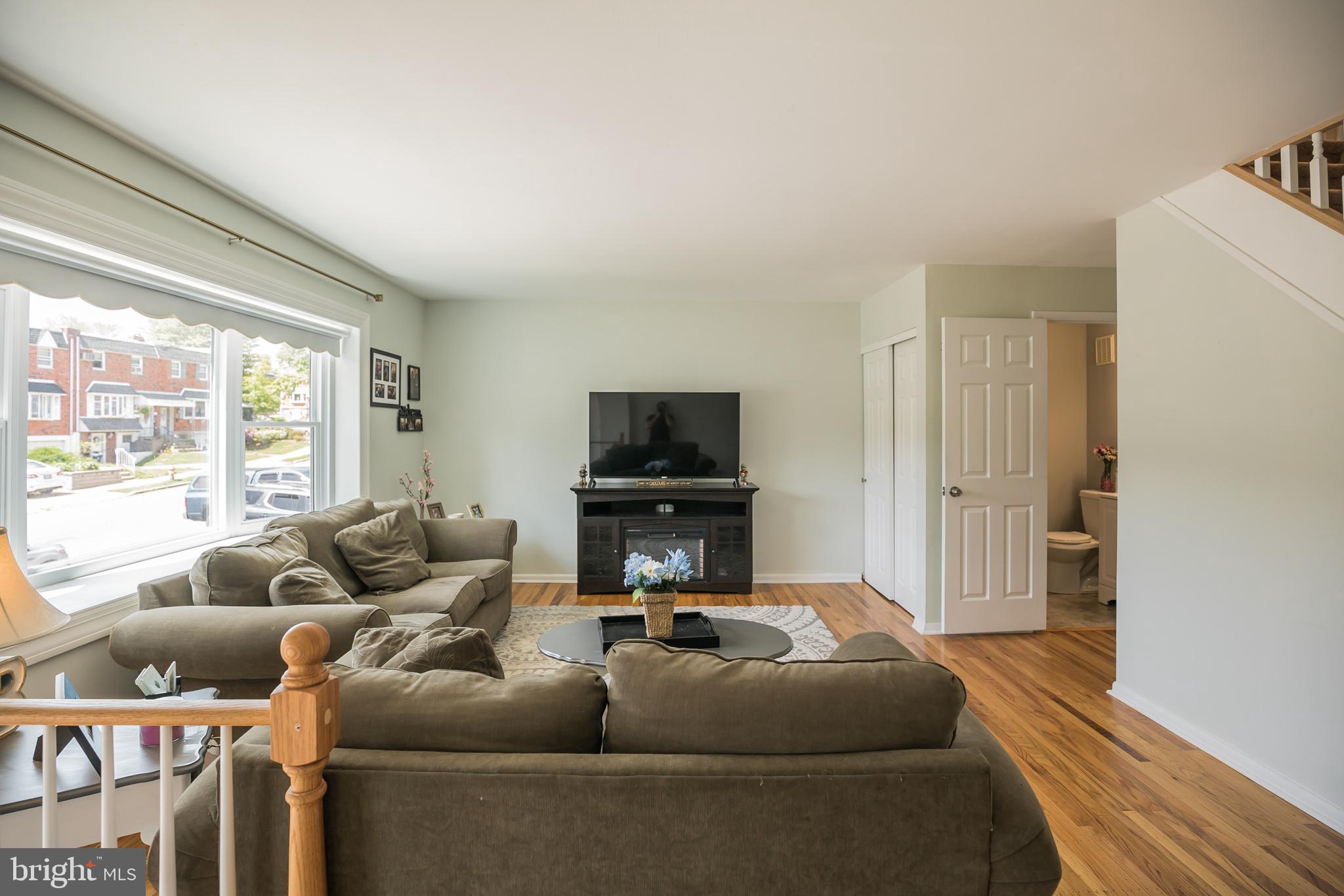 12856 Elnora Road Philadelphia, PA 19154 - Photo 4 of 27