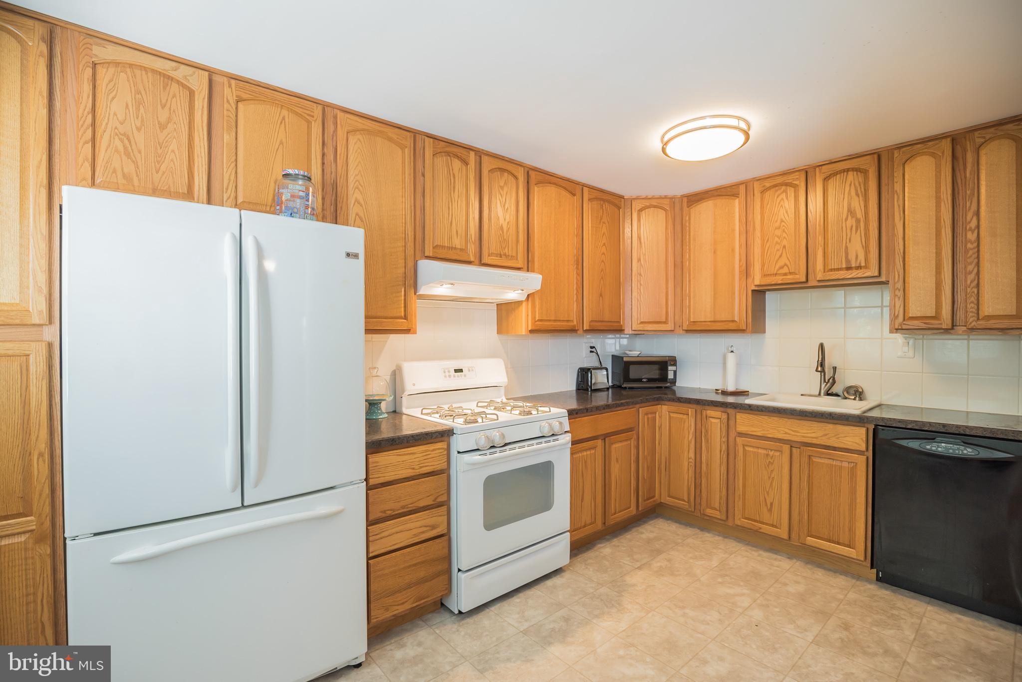 12856 Elnora Road Philadelphia, PA 19154 - Photo 7 of 27