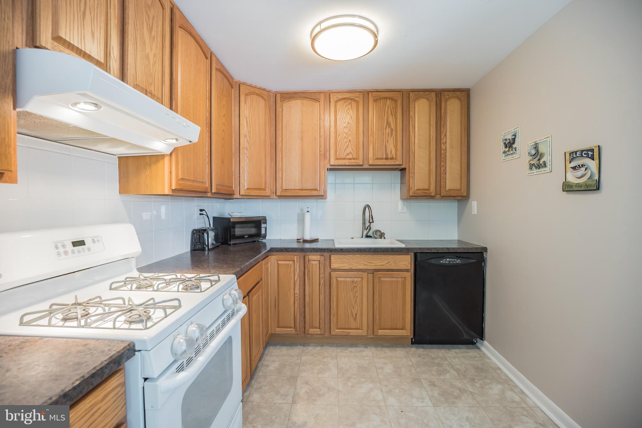 12856 Elnora Road Philadelphia, PA 19154 - Photo 8 of 27
