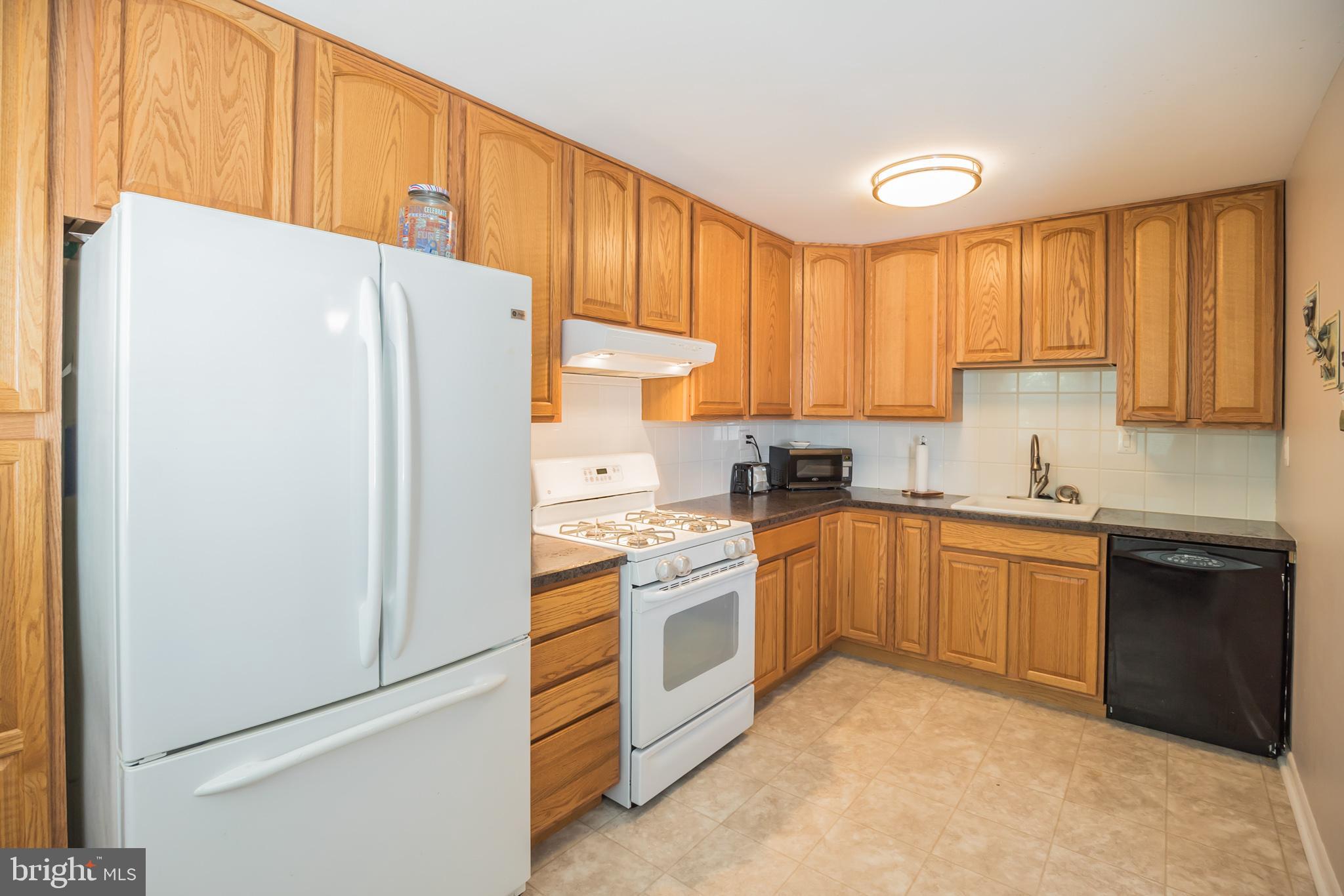 12856 Elnora Road Philadelphia, PA 19154 - Photo 10 of 27