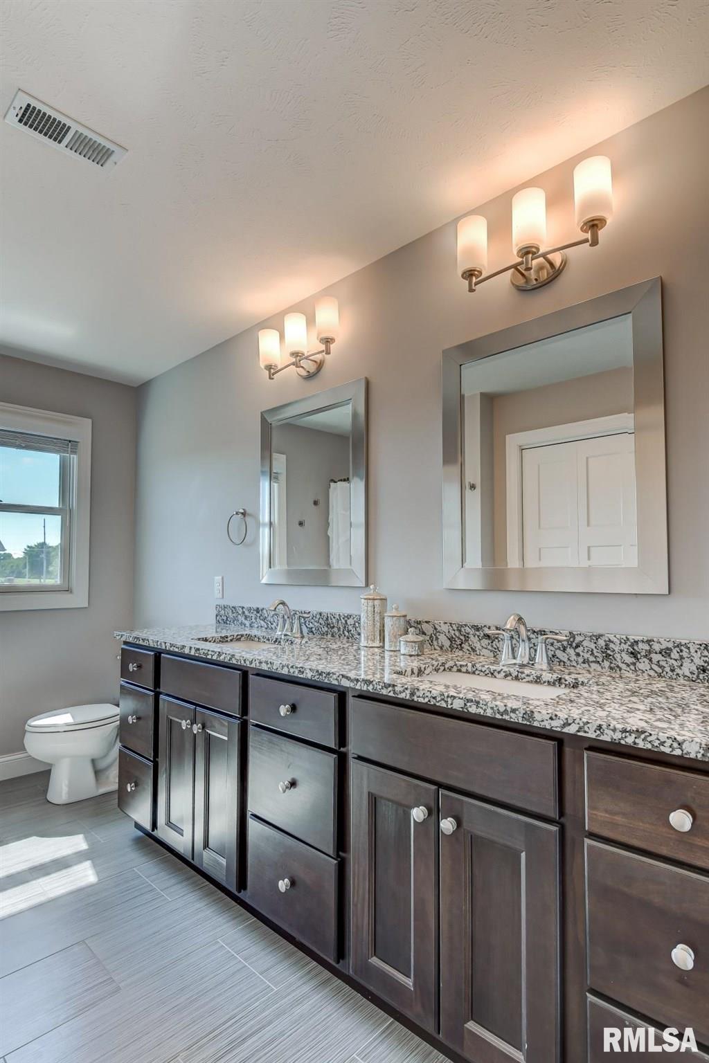 500 Sawmill Court Rochester, IL 62563 - Photo 23 of 50
