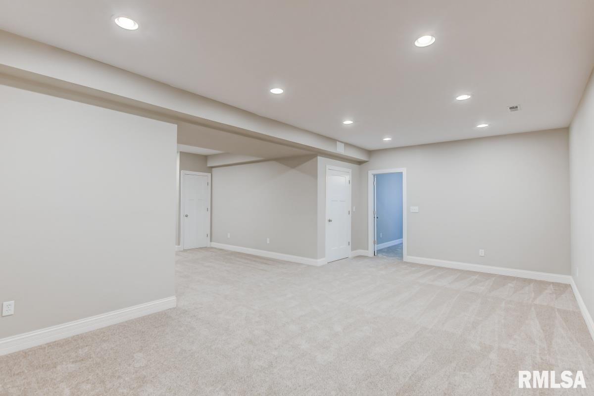 500 Sawmill Court Rochester, IL 62563 - Photo 4 of 50