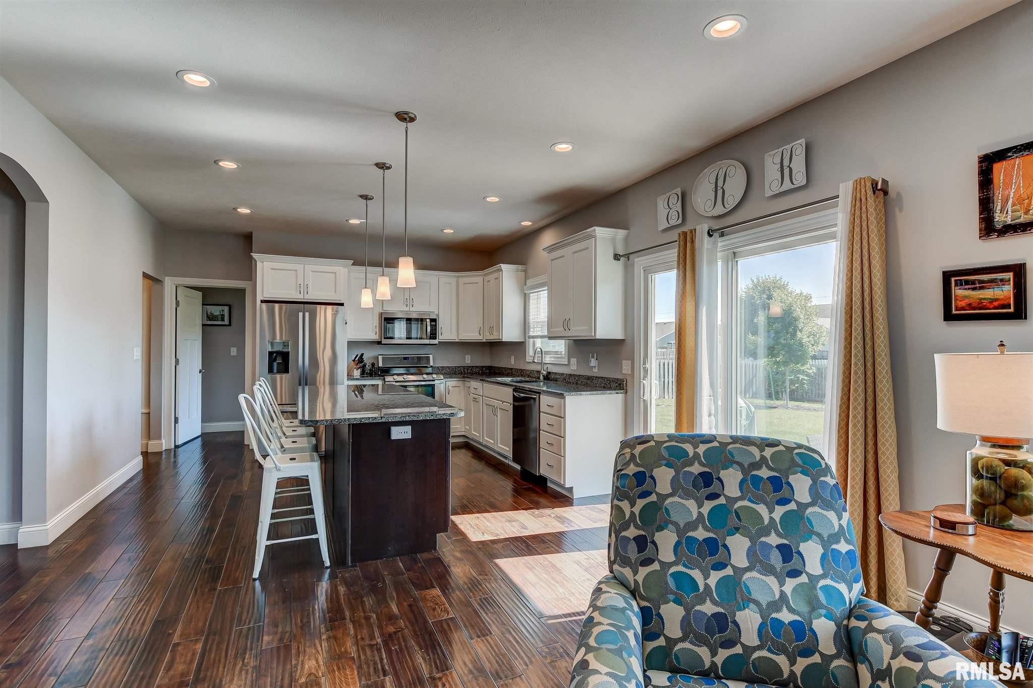 500 Sawmill Court Rochester, IL 62563 - Photo 8 of 50
